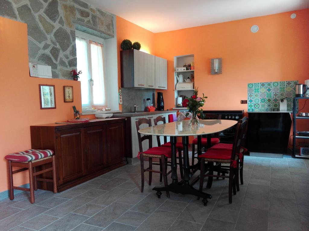 Casa Badinot Guest House Diano d'Alba Exterior photo