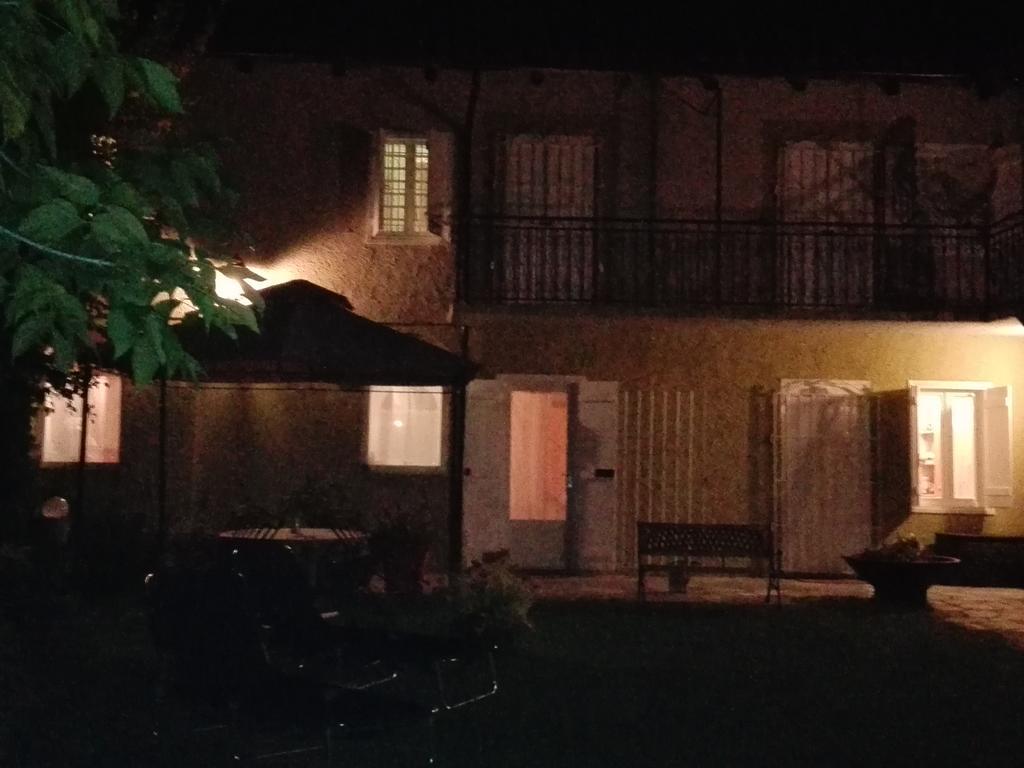Casa Badinot Guest House Diano d'Alba Exterior photo